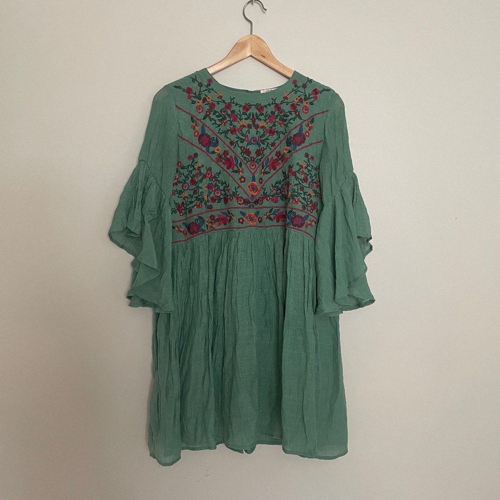 Umgehe Embroidered Dress